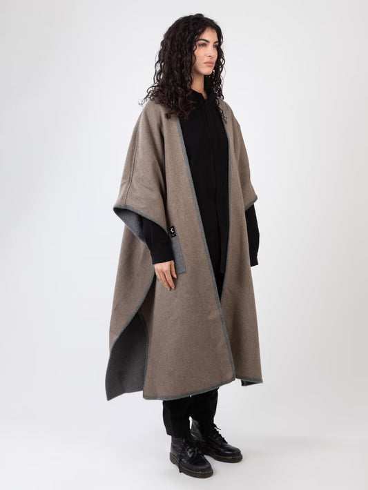 Cape Flippa - Fluffy Grey